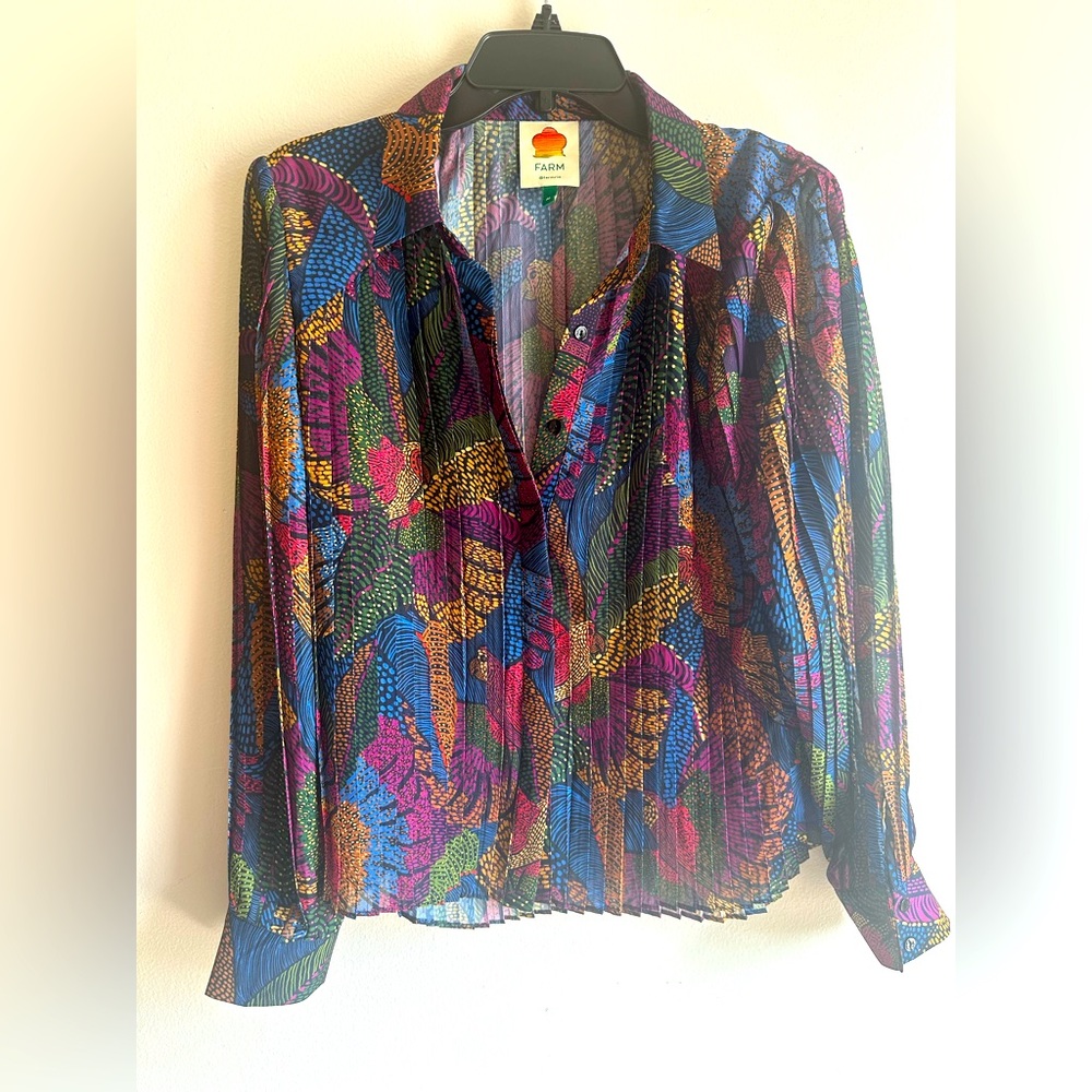 Farm Rio Dotted Macaws Pleated Button-up Shirt, Size Medium